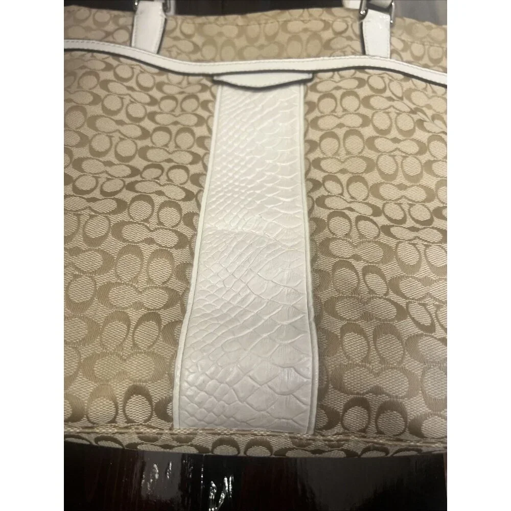 Coach Reptile Stripe Signature C Classic Bag / Tote / Purse - Picture 14 of 15